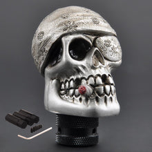 Load image into Gallery viewer, Universal Skull Pirate Manual Gear Shift Knob